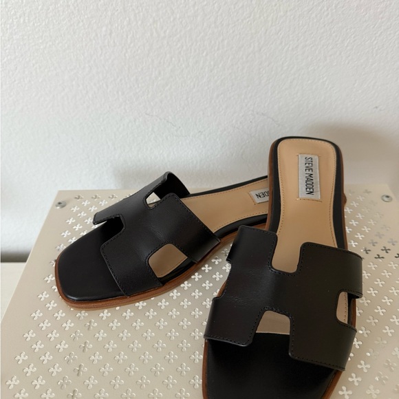 Steve Madden Black Leather Slide Sandals - Picture 1 of 5